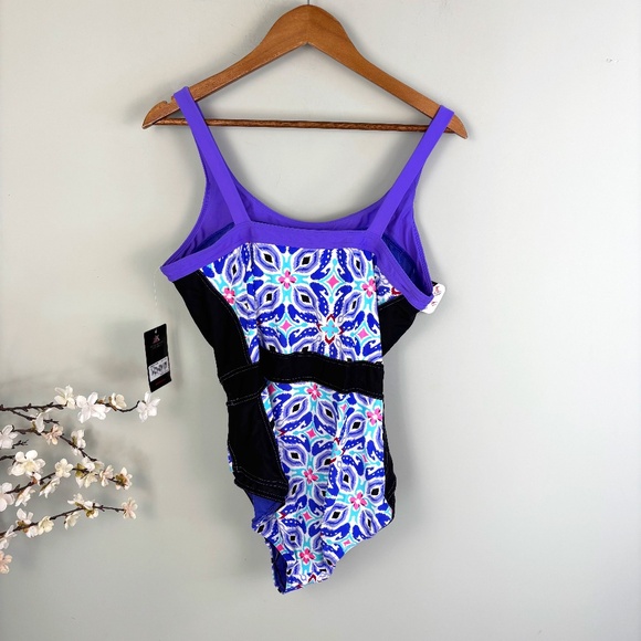 ZeroXposur Printed 1-Piece Swimsuit NWT Size XXL - Picture 2 of 4